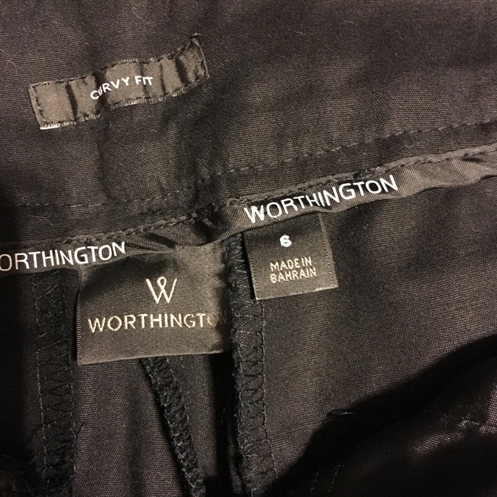 Black Worthington ankle/capri pant.